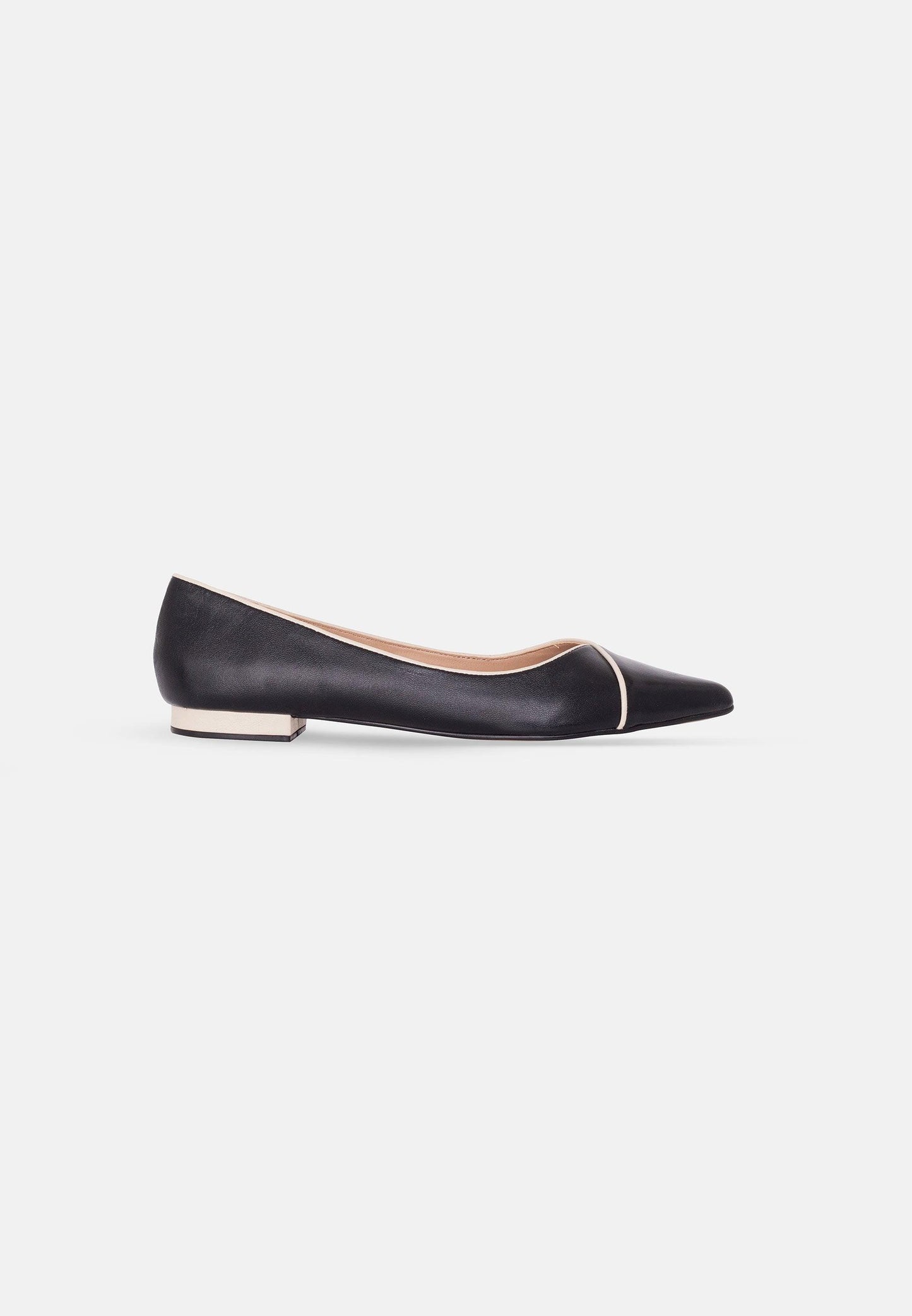 Ladies Classic Black Leather Ballerinas.