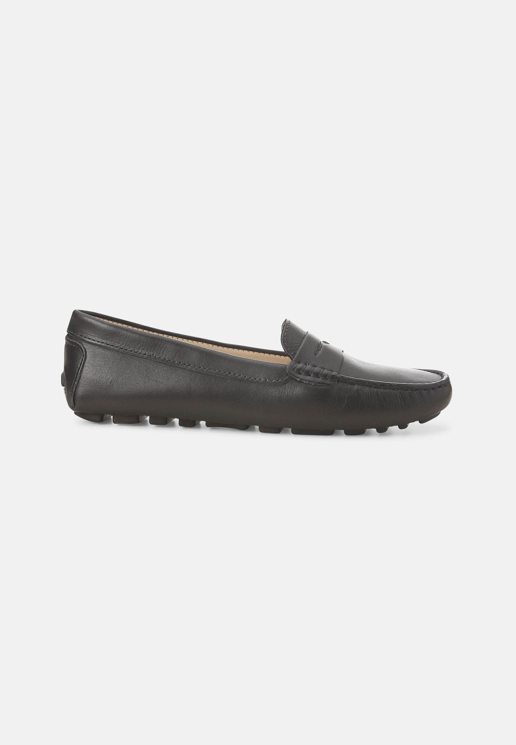 Ladies Leather Penny Loafers in Black.