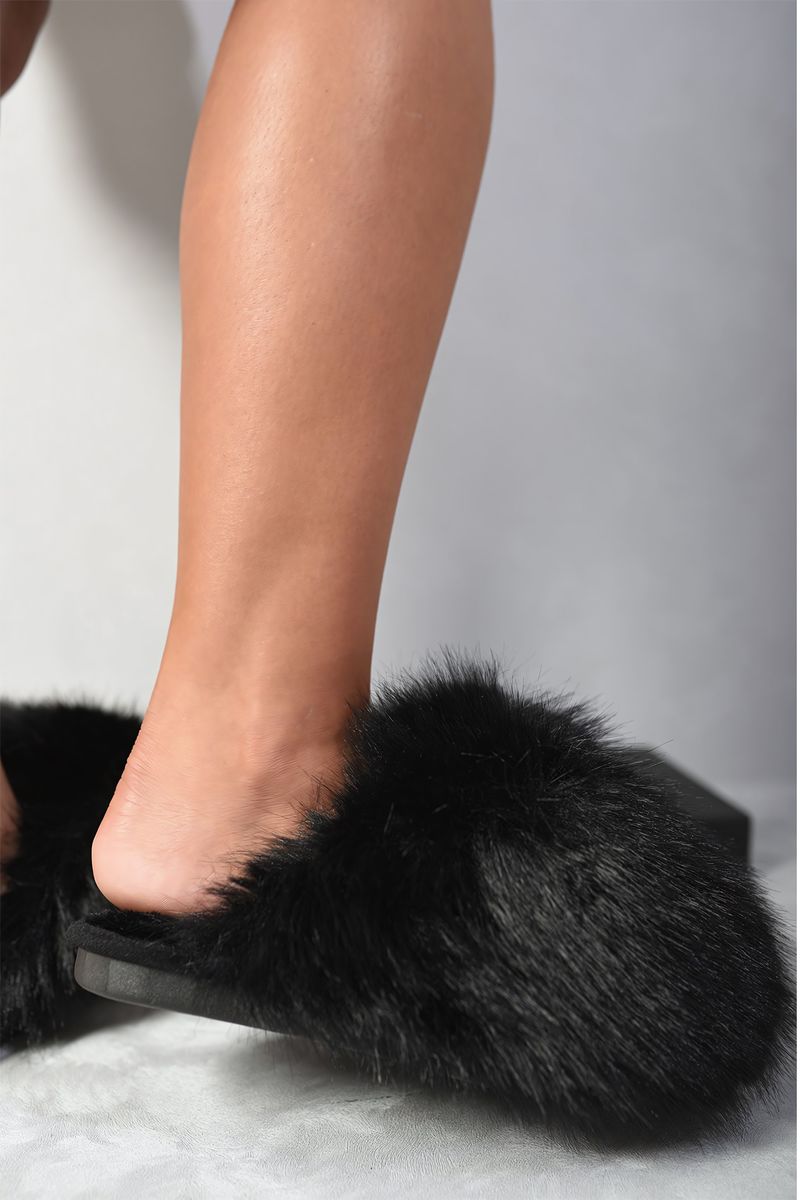 Women's Fluffy Faux Fur Winter Sandals