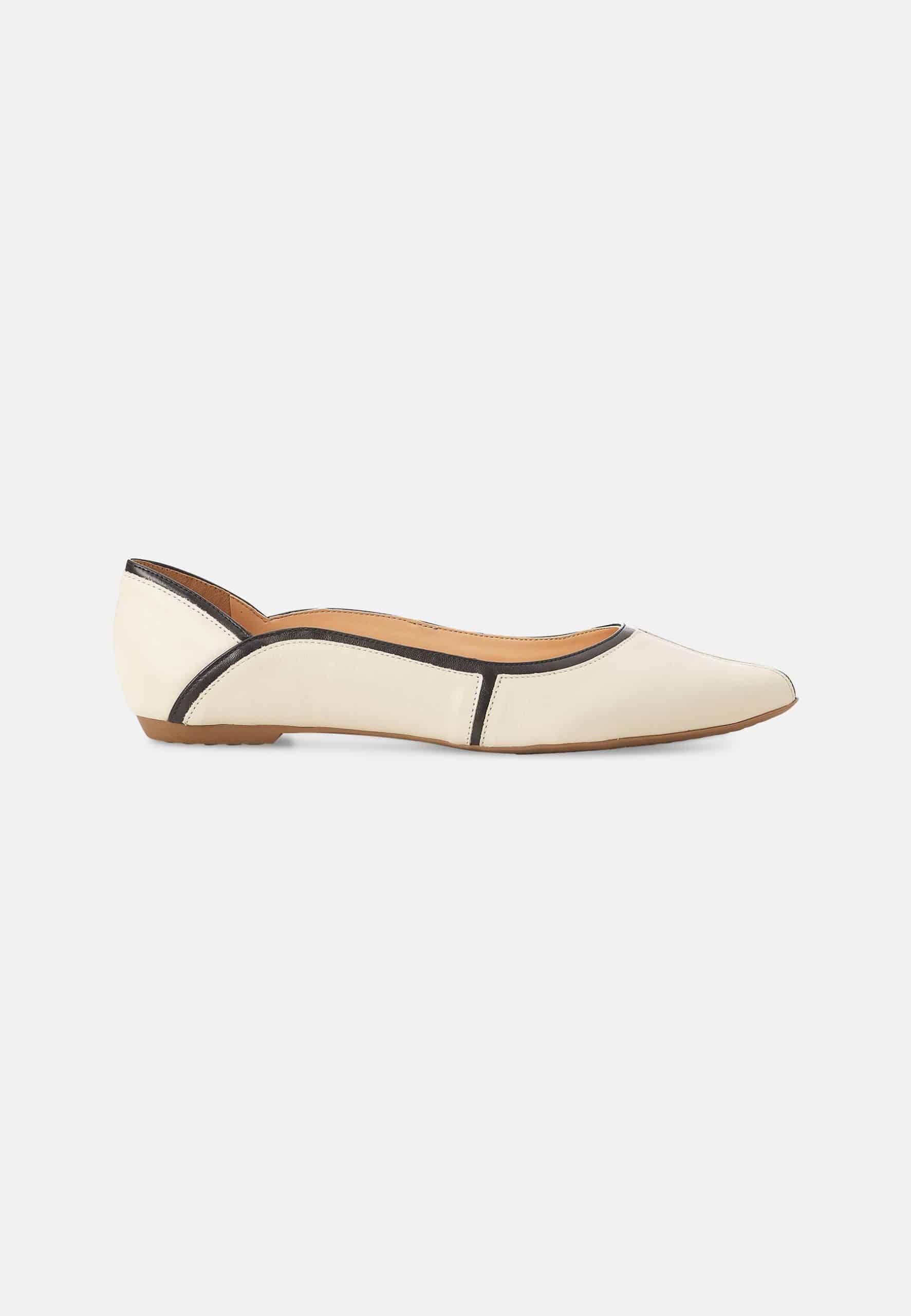 Women's Comfortable Beige Premium Leather Ballerinas with a Non-Slip Rubber Sole.